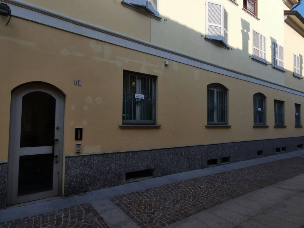 ufficio in vendita a Carugate