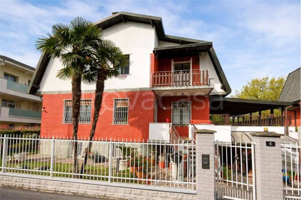 casa indipendente in vendita a Carugate