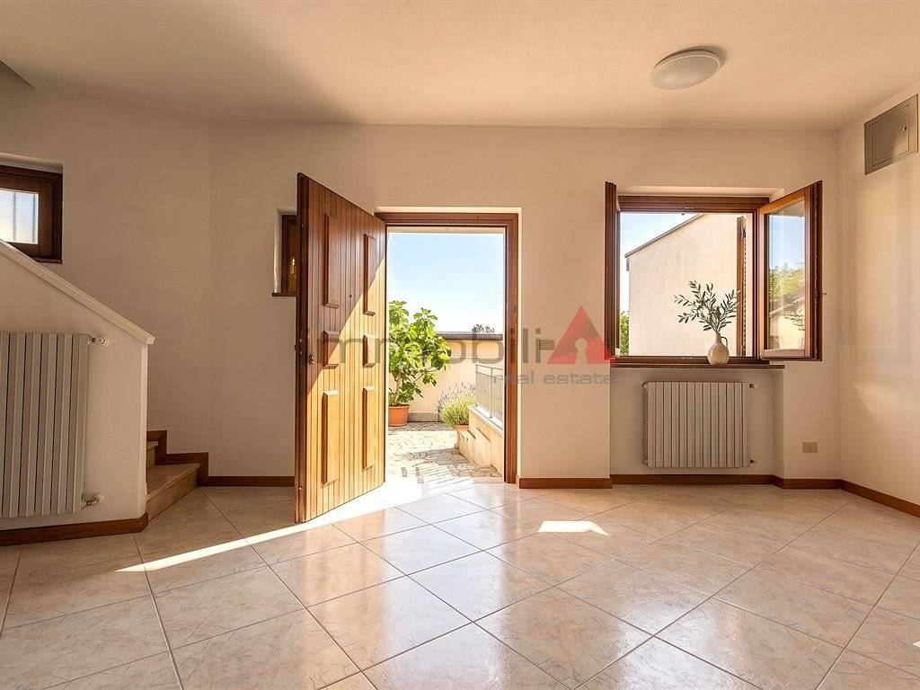 casa indipendente in vendita a Carugate
