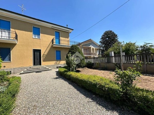 casa indipendente in vendita a Carugate