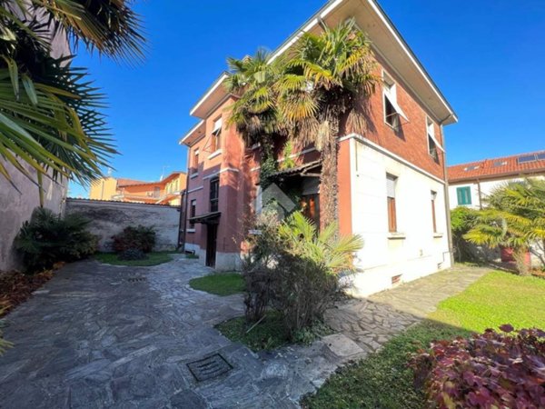 casa indipendente in vendita a Carugate