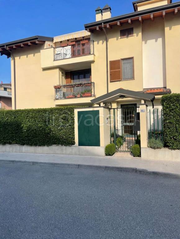 appartamento in vendita a Carugate