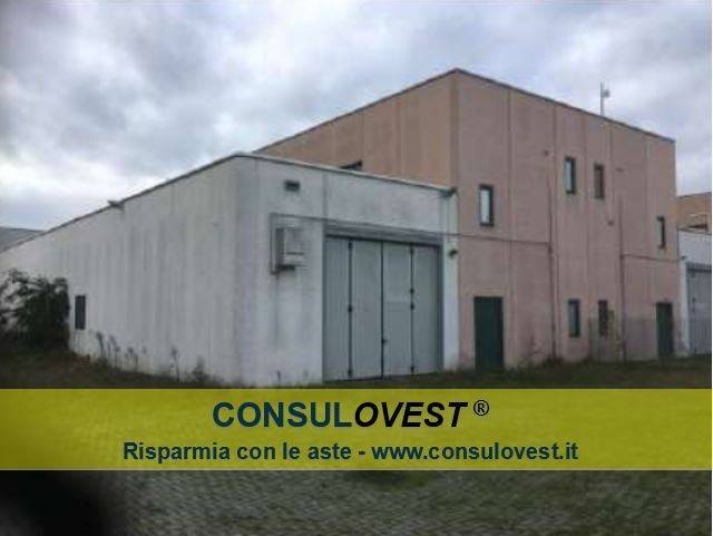 locale commerciale in vendita a Casarile