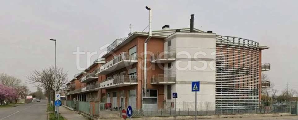 locale commerciale in vendita a Casarile