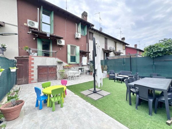 casa indipendente in vendita a Casarile