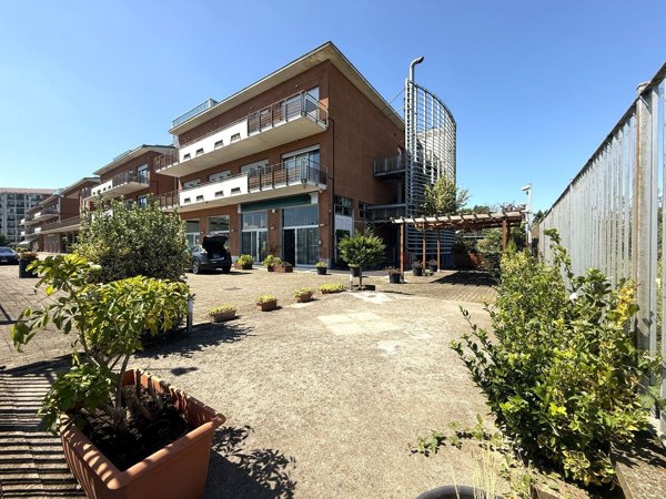 locale commerciale in vendita a Casarile