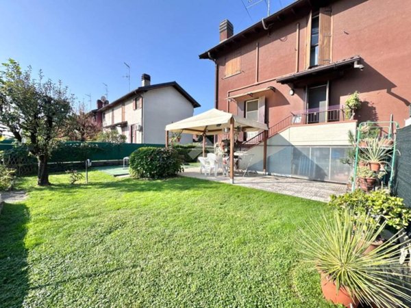 casa indipendente in vendita a Casarile