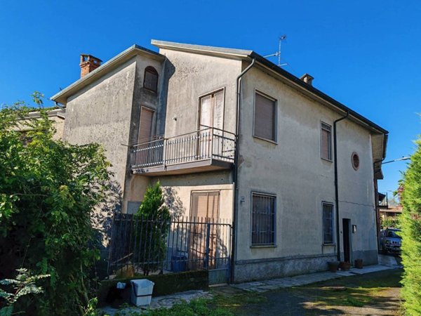 casa indipendente in vendita a Casarile