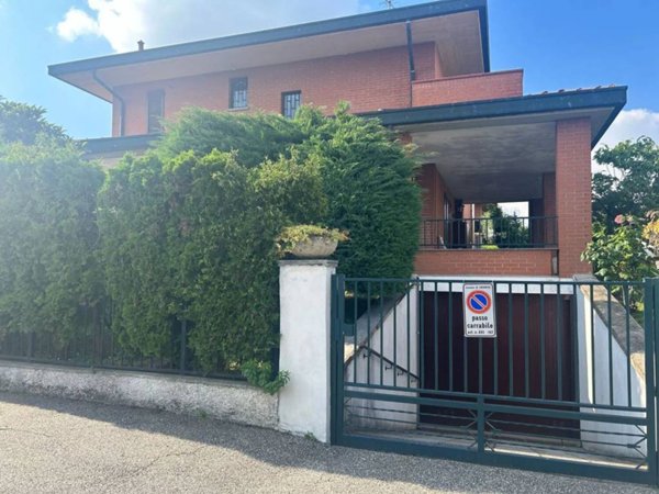 casa indipendente in vendita a Casarile