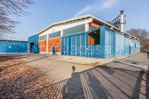 capannone in vendita a Casarile