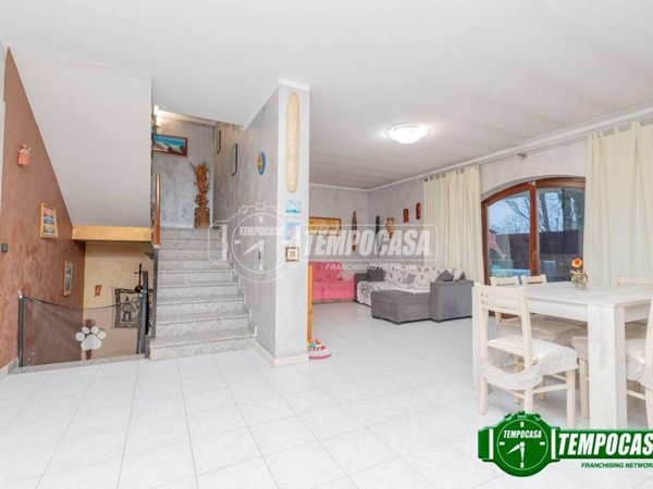 casa indipendente in vendita a Casarile