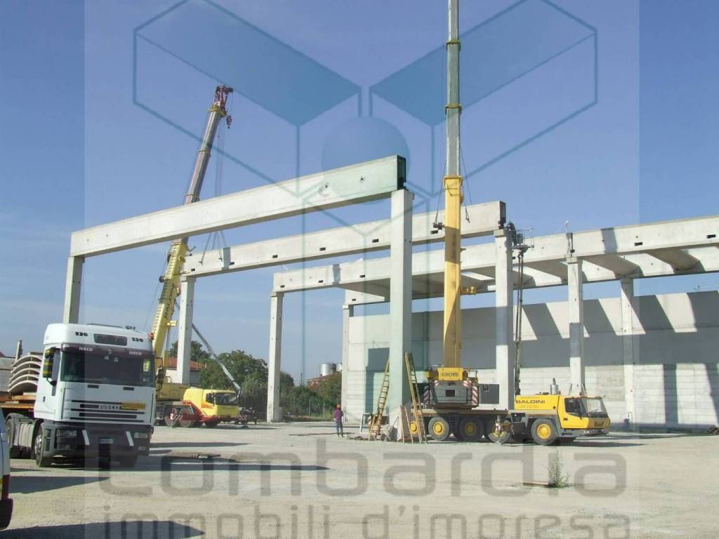 locale commerciale in vendita a Casarile