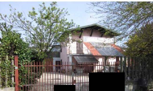 locale commerciale in vendita a Casarile