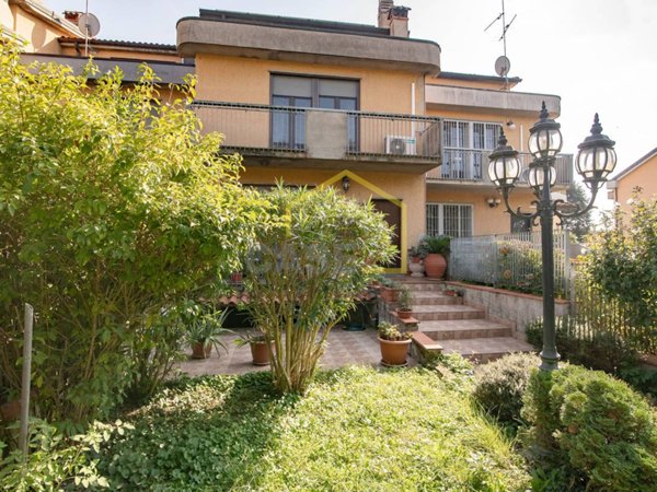 casa indipendente in vendita a Casarile