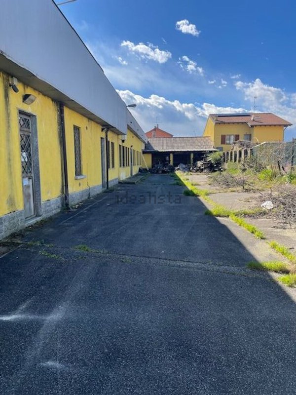 capannone in vendita a Casarile