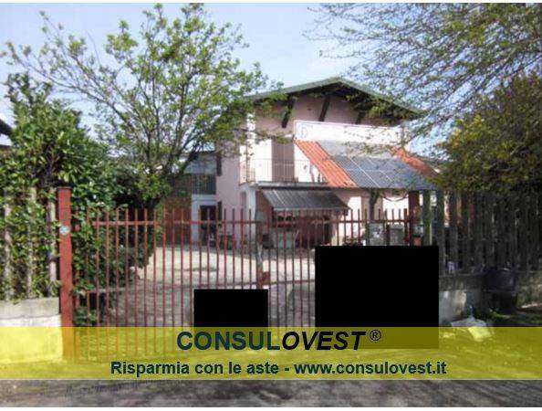 negozio in vendita a Casarile