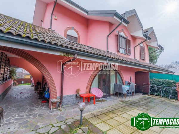 casa indipendente in vendita a Casarile