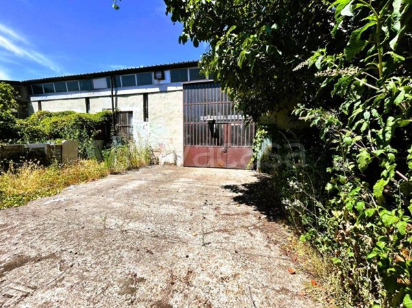 capannone in vendita a Casarile