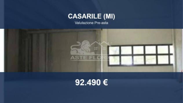 locale commerciale in vendita a Casarile