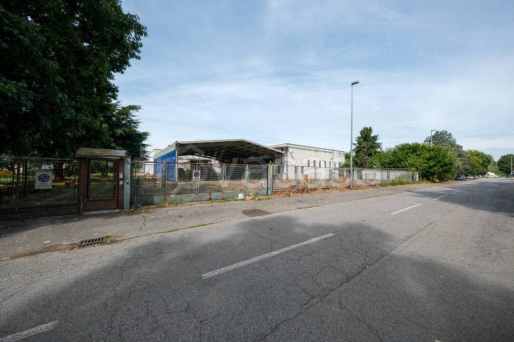 terreno edificabile in vendita a Casarile