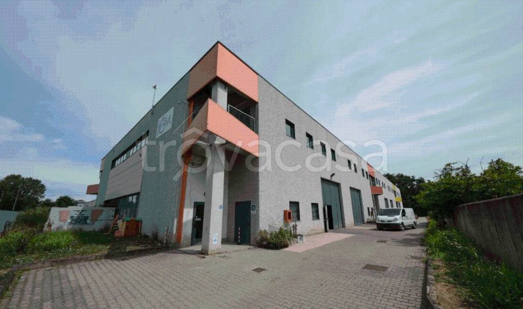 locale commerciale in vendita a Casarile
