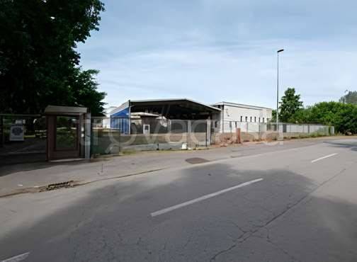 capannone in vendita a Casarile
