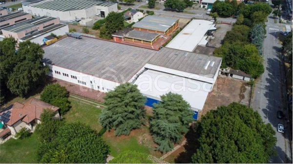 capannone in vendita a Casarile