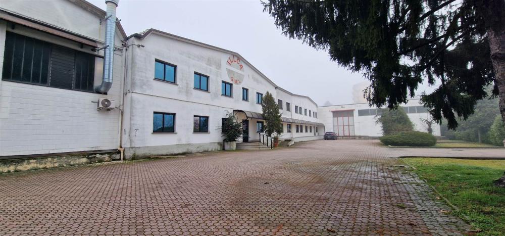 capannone in vendita a Casarile