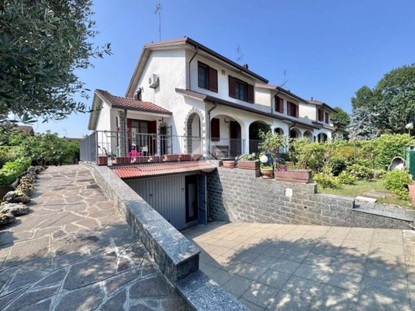 casa indipendente in vendita a Casarile