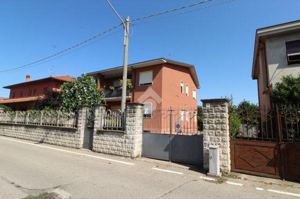 casa indipendente in vendita a Casorezzo