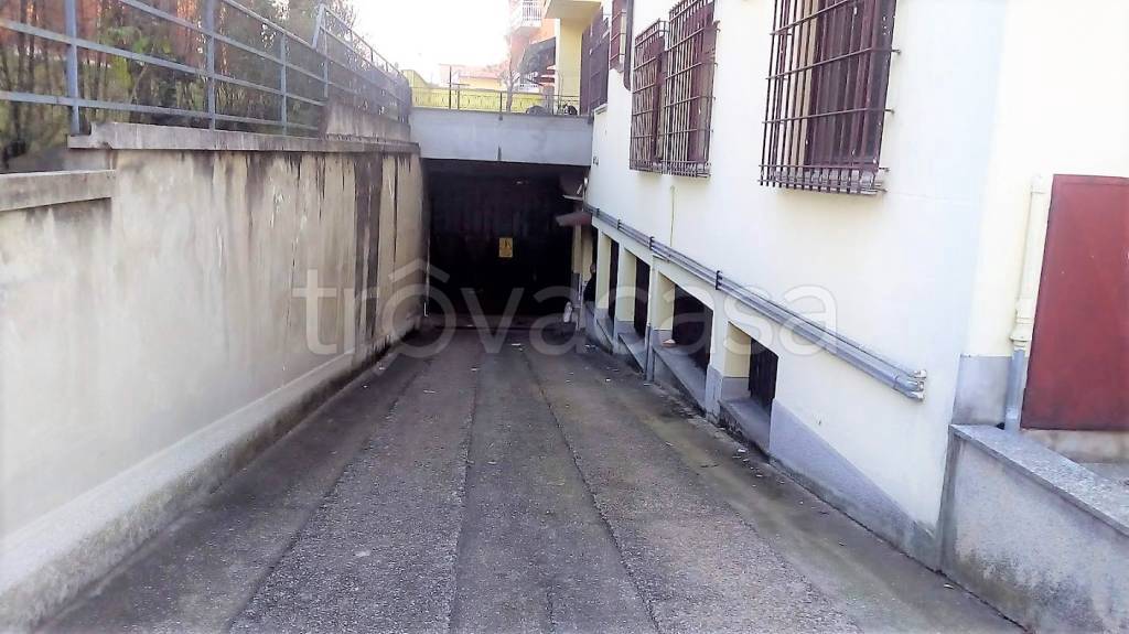 locale commerciale in vendita a Casorezzo