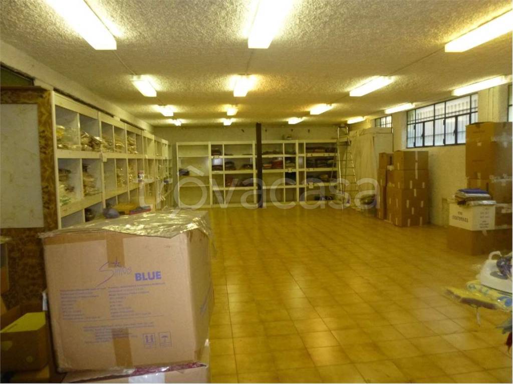 locale commerciale in vendita a Casorezzo