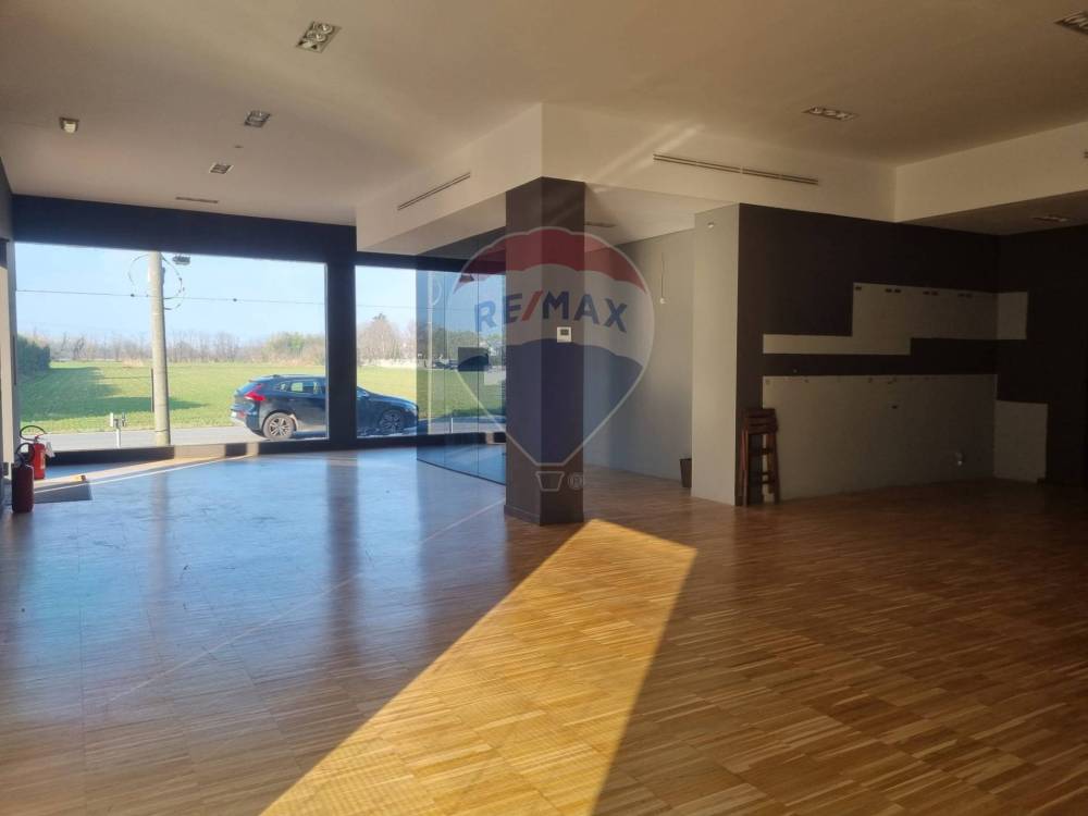 negozio in vendita a Casorezzo