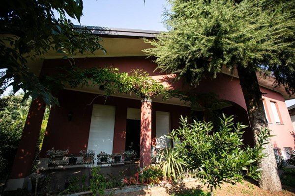 casa indipendente in vendita a Casorezzo