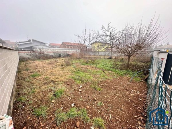 terreno edificabile in vendita a Casorezzo