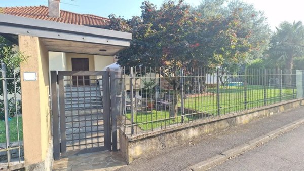 casa indipendente in vendita a Casorezzo