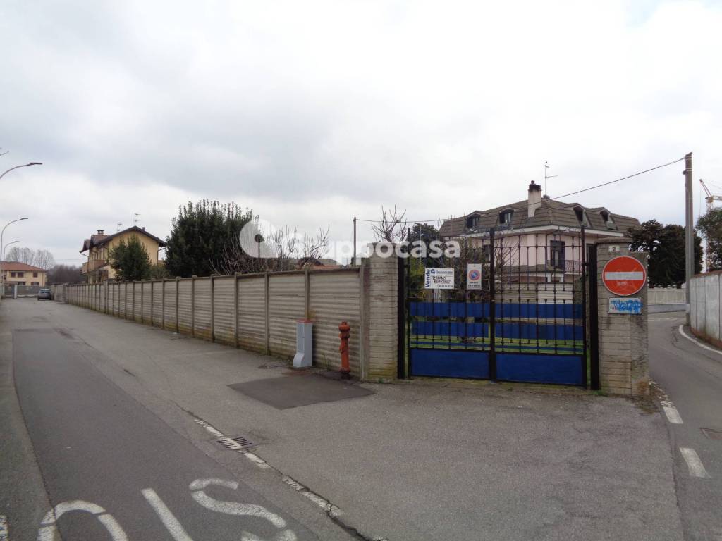 terreno edificabile in vendita a Casorezzo