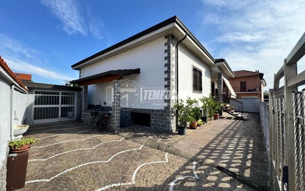 casa indipendente in vendita a Casorezzo