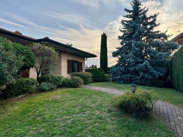 casa indipendente in vendita a Casorezzo