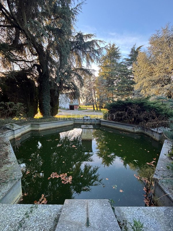 esavano in vendita a Casorezzo