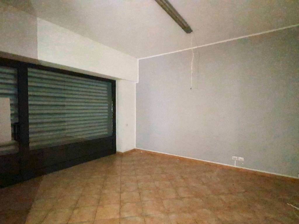 negozio in vendita a Casorezzo