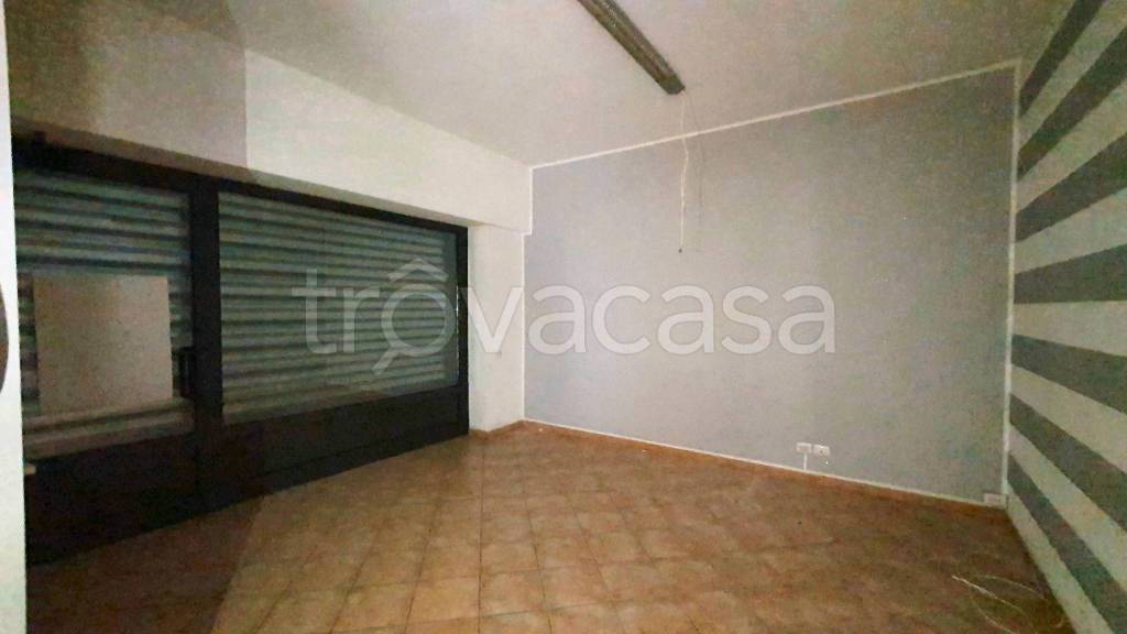 negozio in vendita a Casorezzo