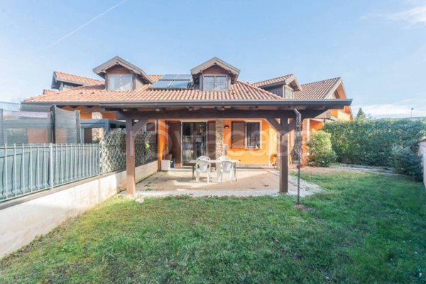 casa indipendente in vendita a Casorezzo