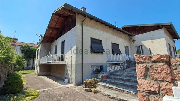 casa indipendente in vendita a Casorezzo