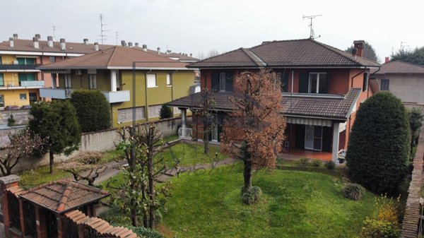 casa indipendente in vendita a Casorezzo