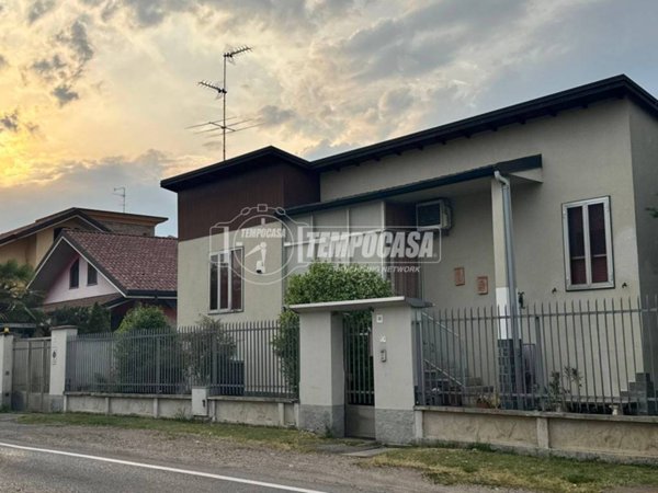 casa indipendente in vendita a Casorezzo