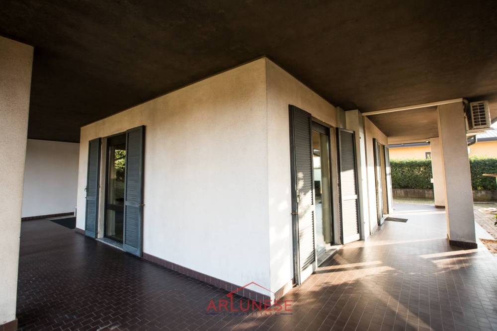 casa indipendente in vendita a Casorezzo