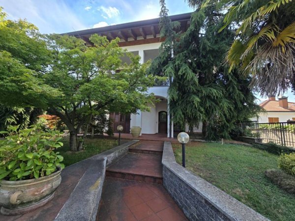 casa indipendente in vendita a Casorezzo
