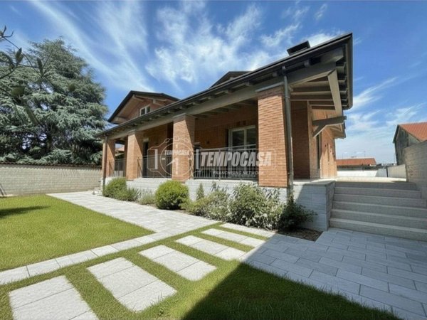 casa indipendente in vendita a Casorezzo