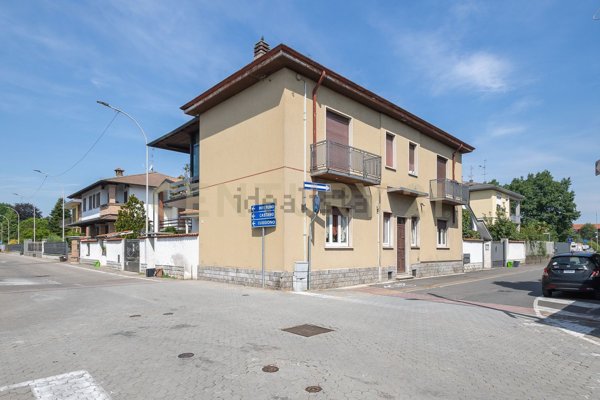 casa indipendente in vendita a Casorezzo